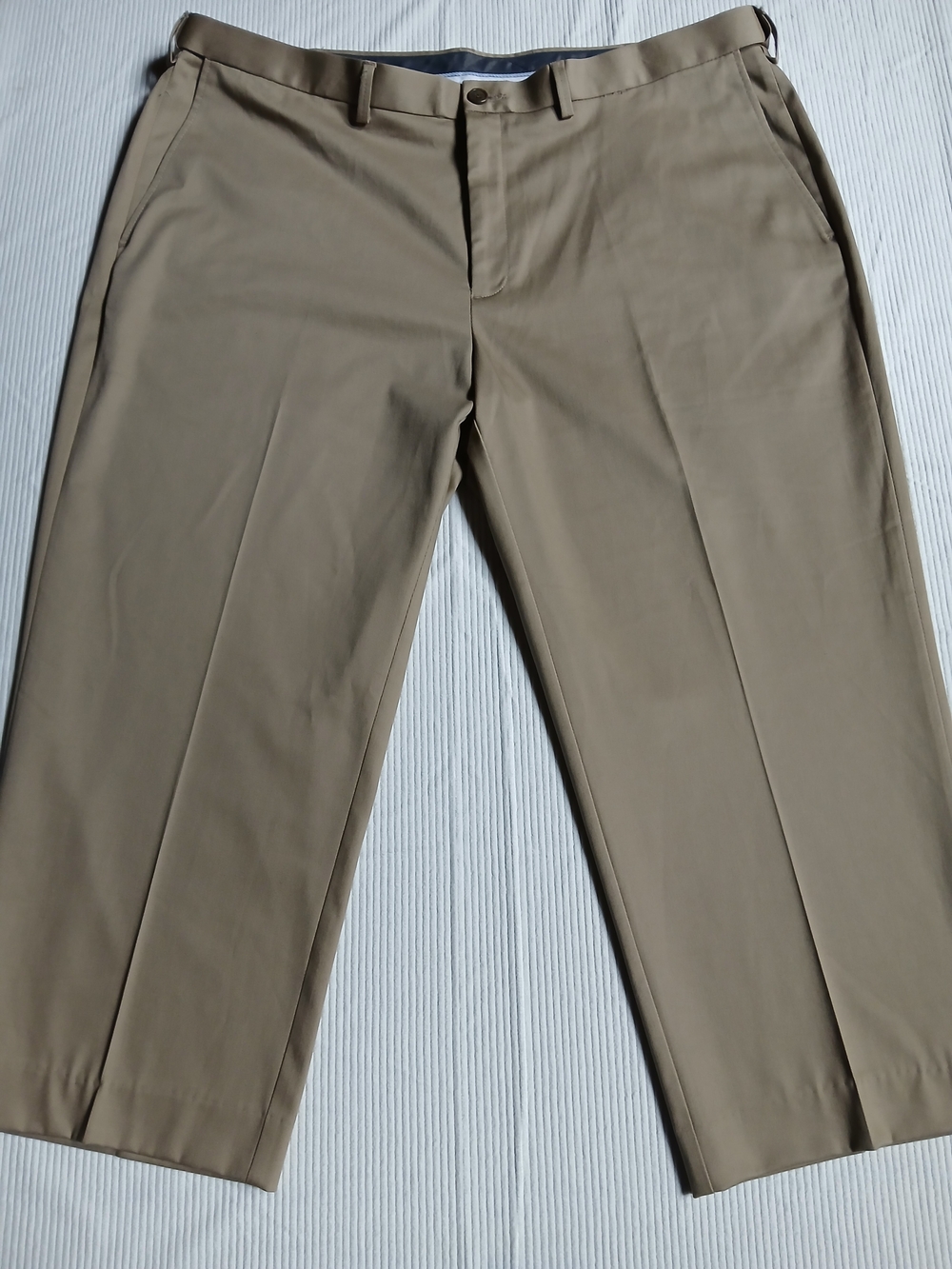 Haggar Mens Classic Fit Premium No Iron Dress Pants 44x29, Khaki Flat Front NWOT